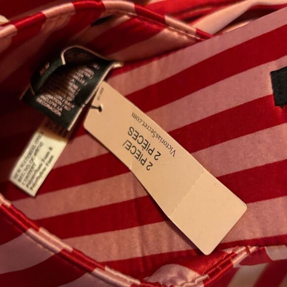 NWT Victoria's Secret Red and Pink Striped Slippers with Sequined Black Bows - Picture 3 of 10